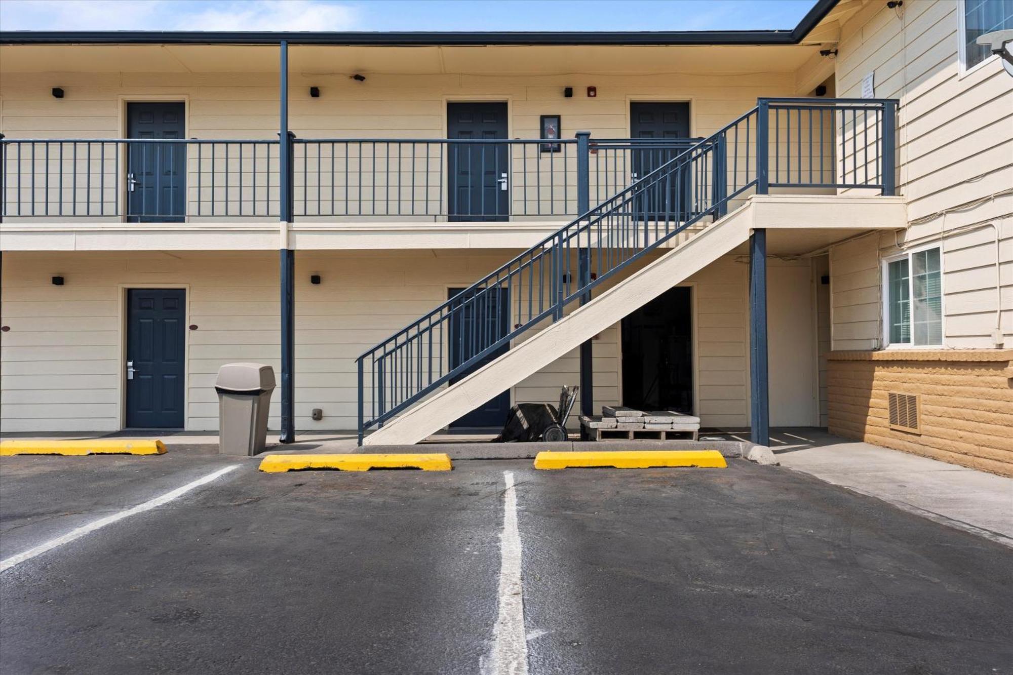 Quincy Inn And Suites Esterno foto
