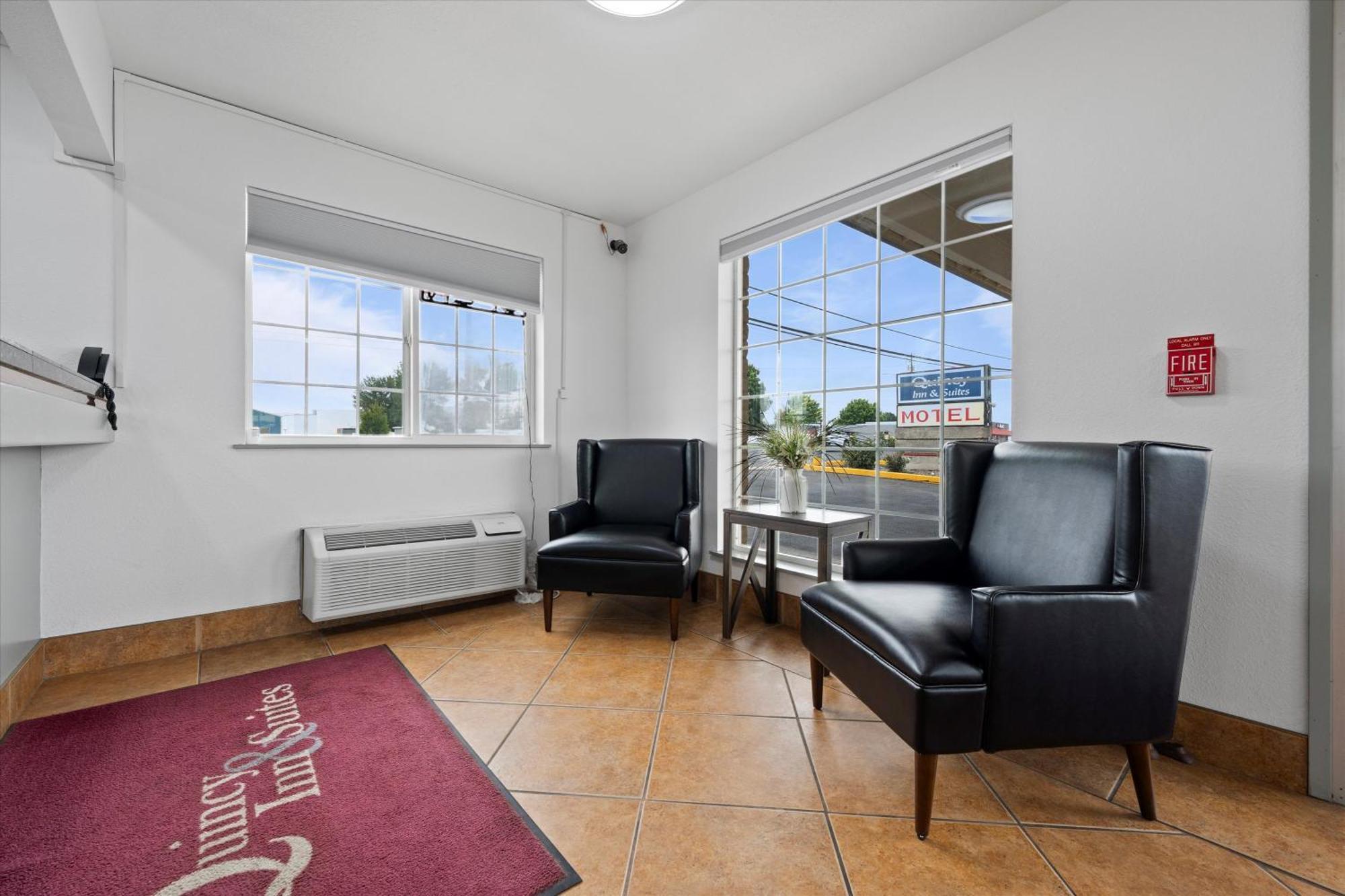 Quincy Inn And Suites Esterno foto