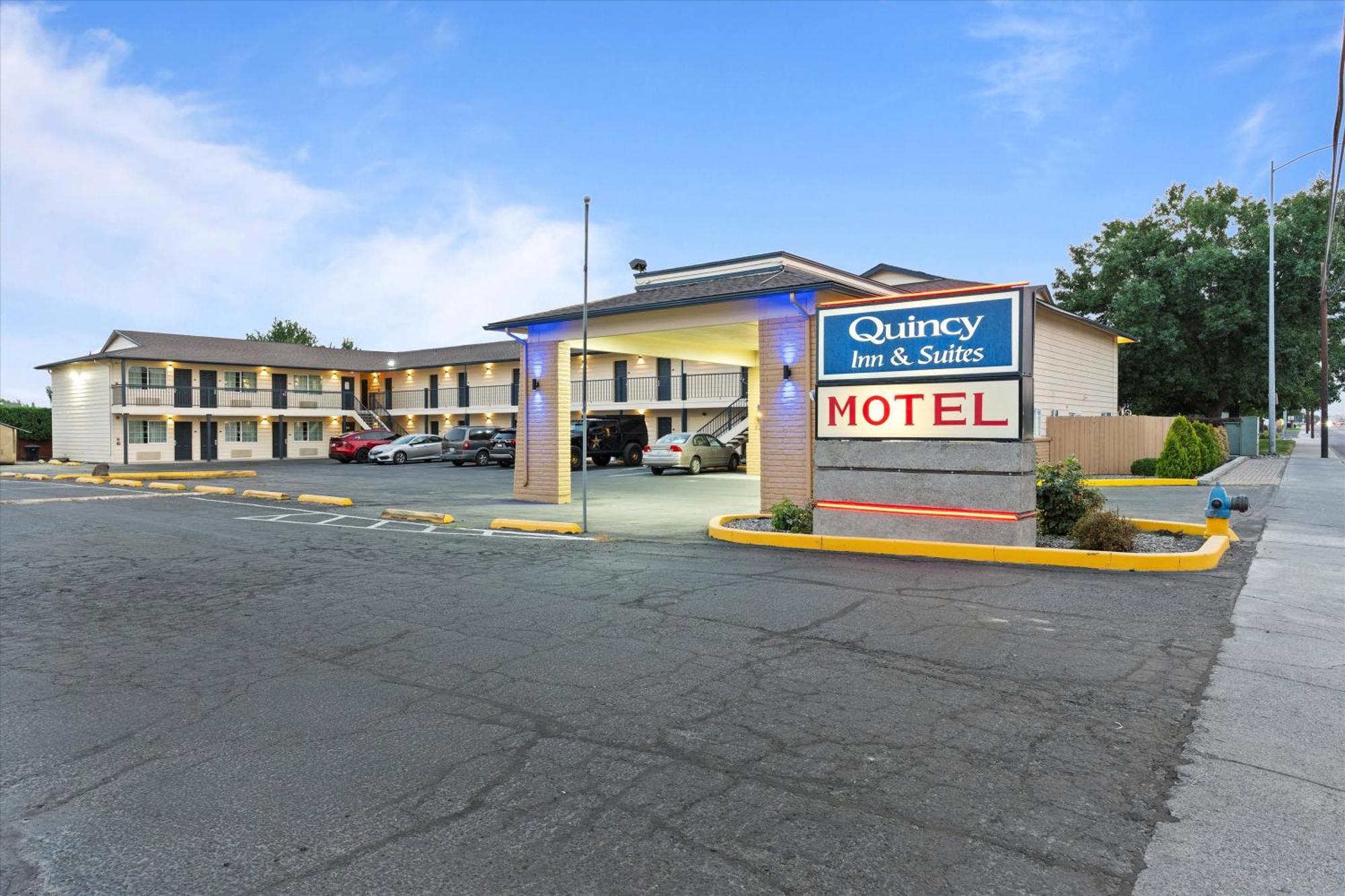 Quincy Inn And Suites Esterno foto