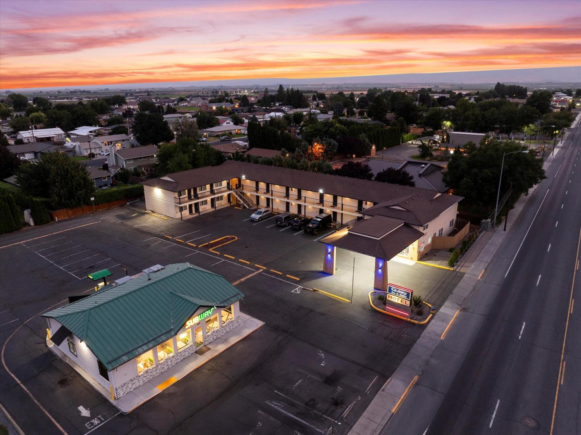 Quincy Inn And Suites Esterno foto