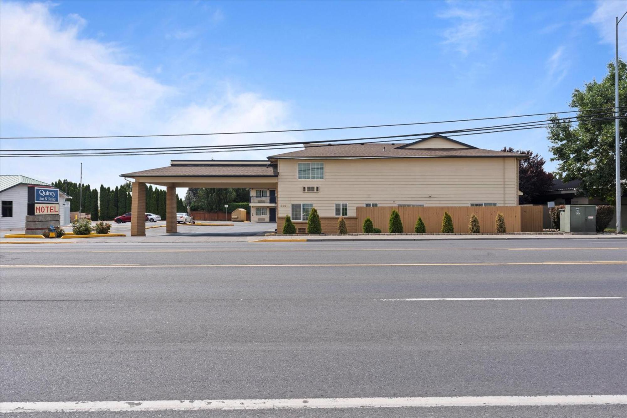 Quincy Inn And Suites Esterno foto