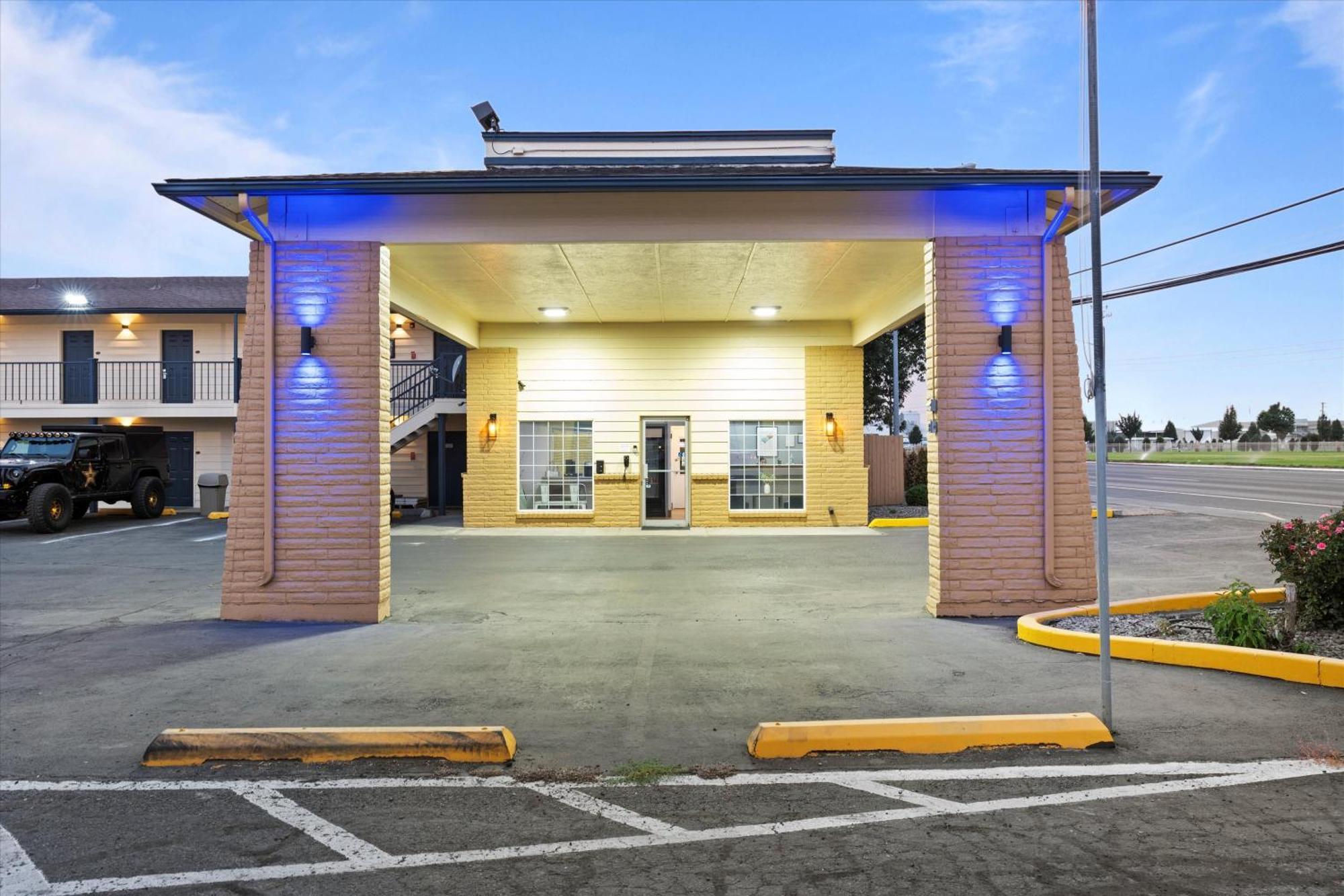 Quincy Inn And Suites Esterno foto