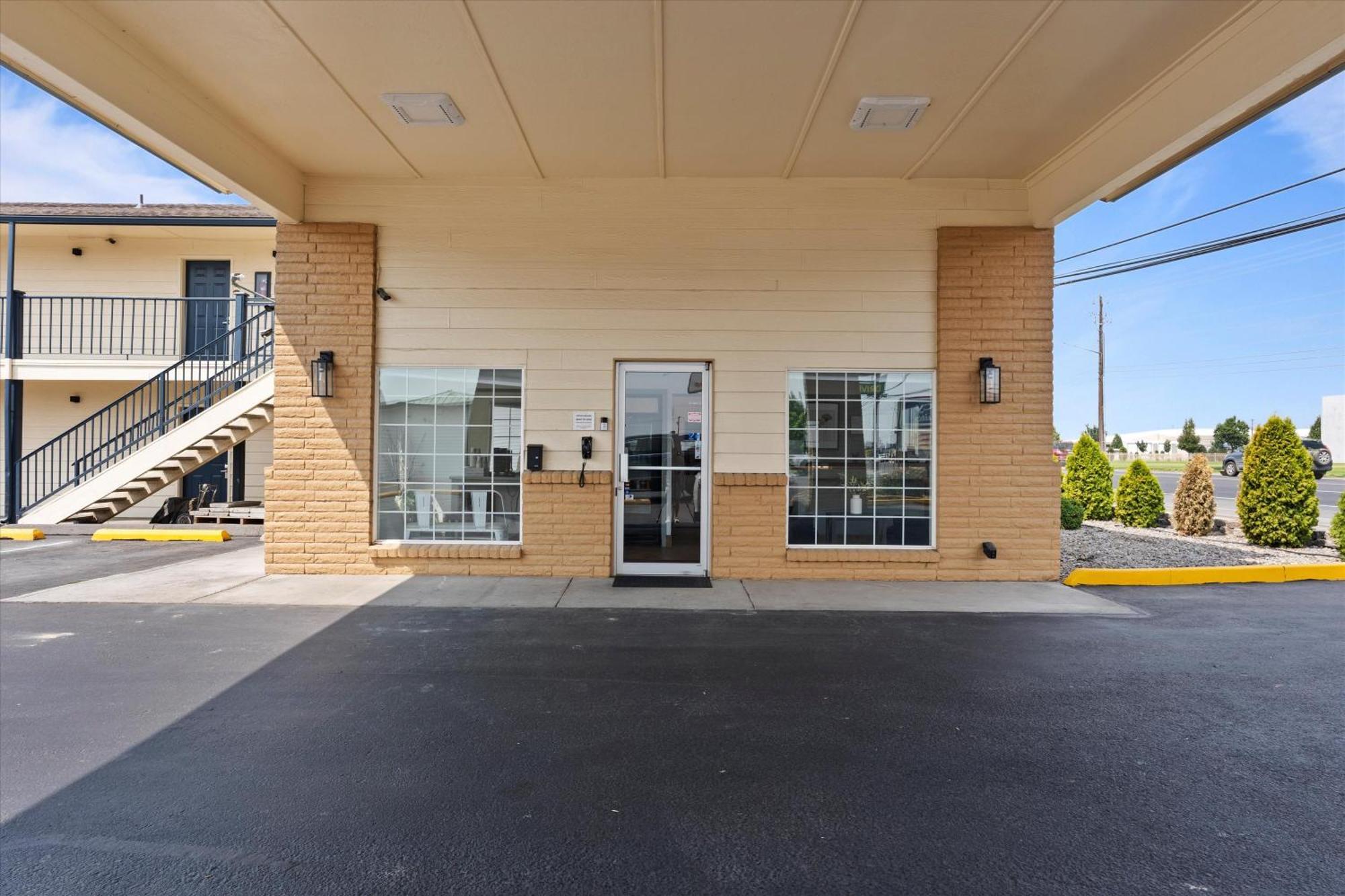 Quincy Inn And Suites Esterno foto