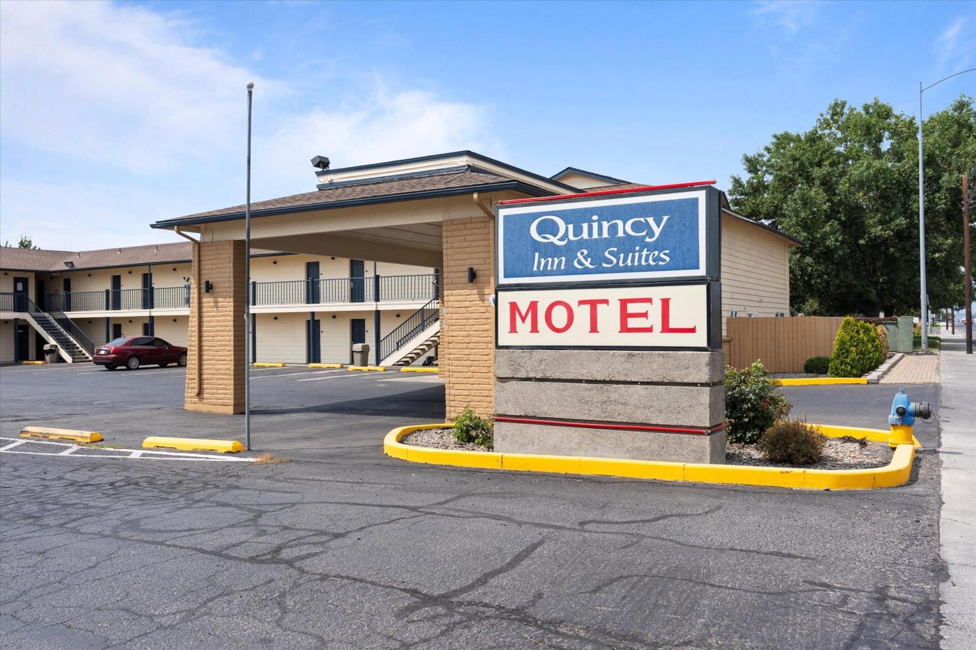 Quincy Inn And Suites Esterno foto