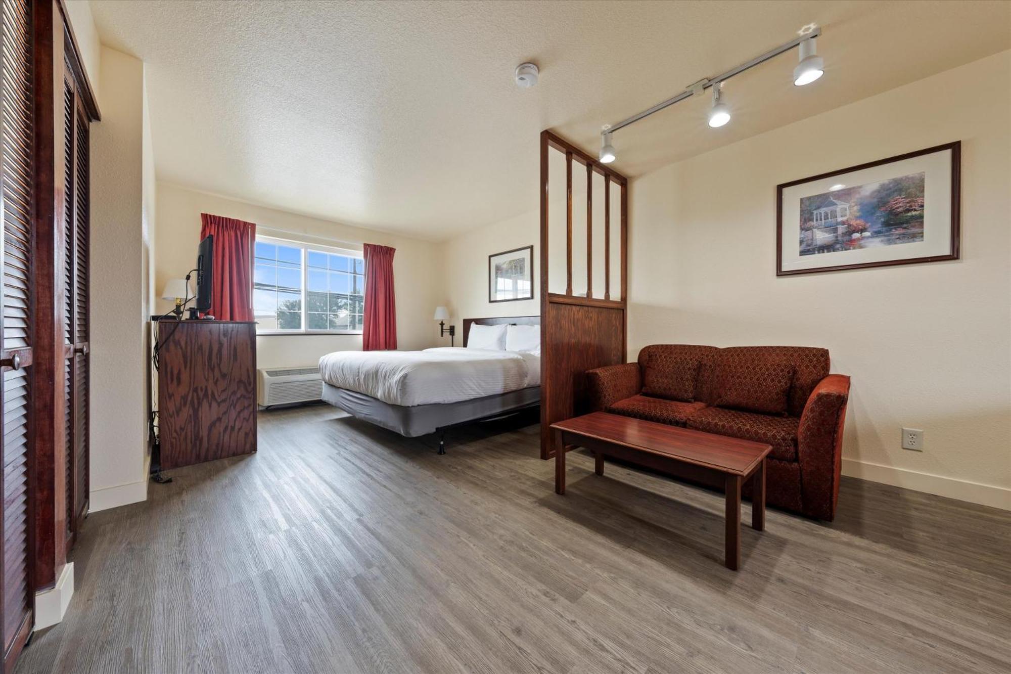 Quincy Inn And Suites Esterno foto