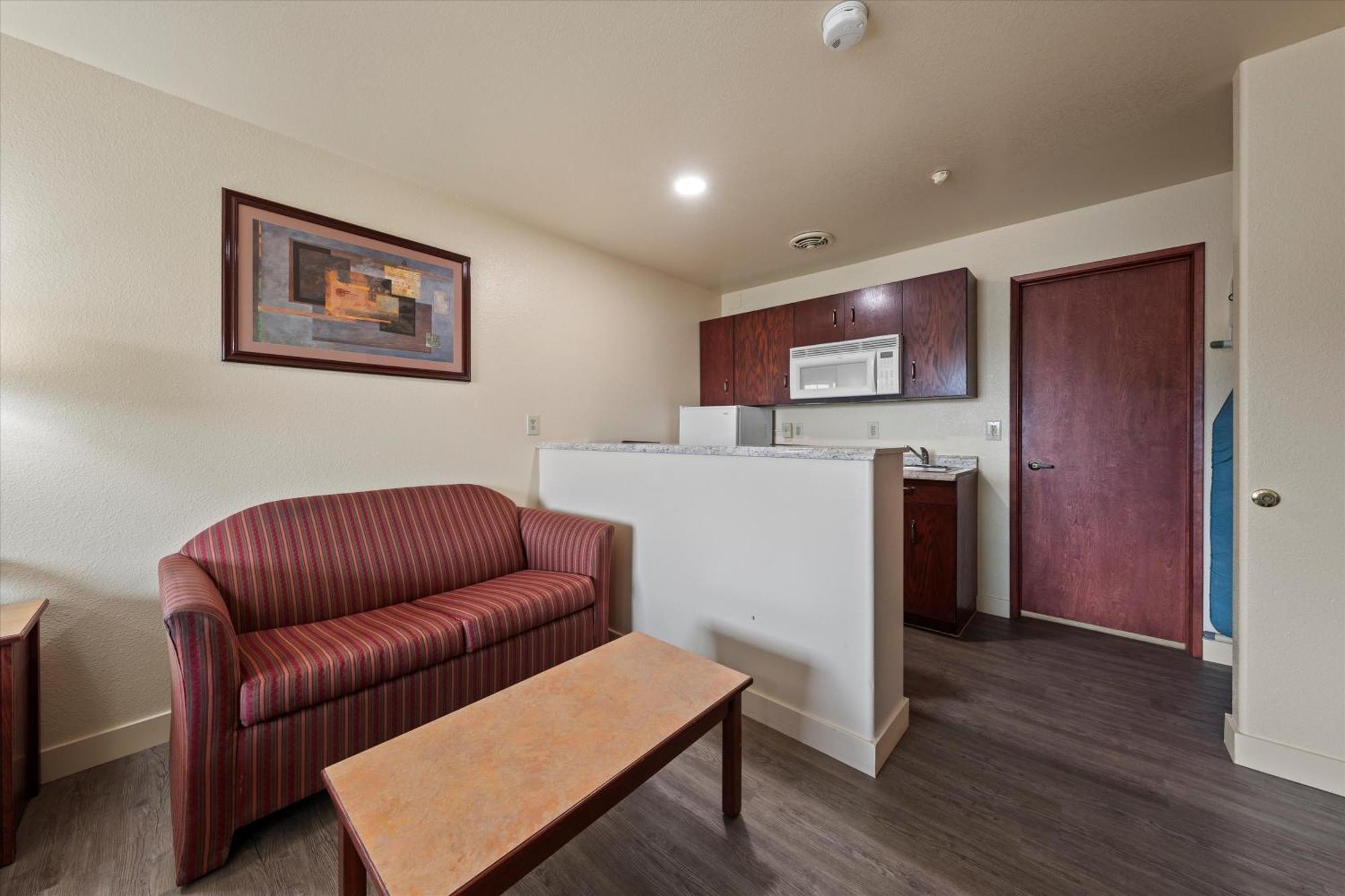 Quincy Inn And Suites Esterno foto
