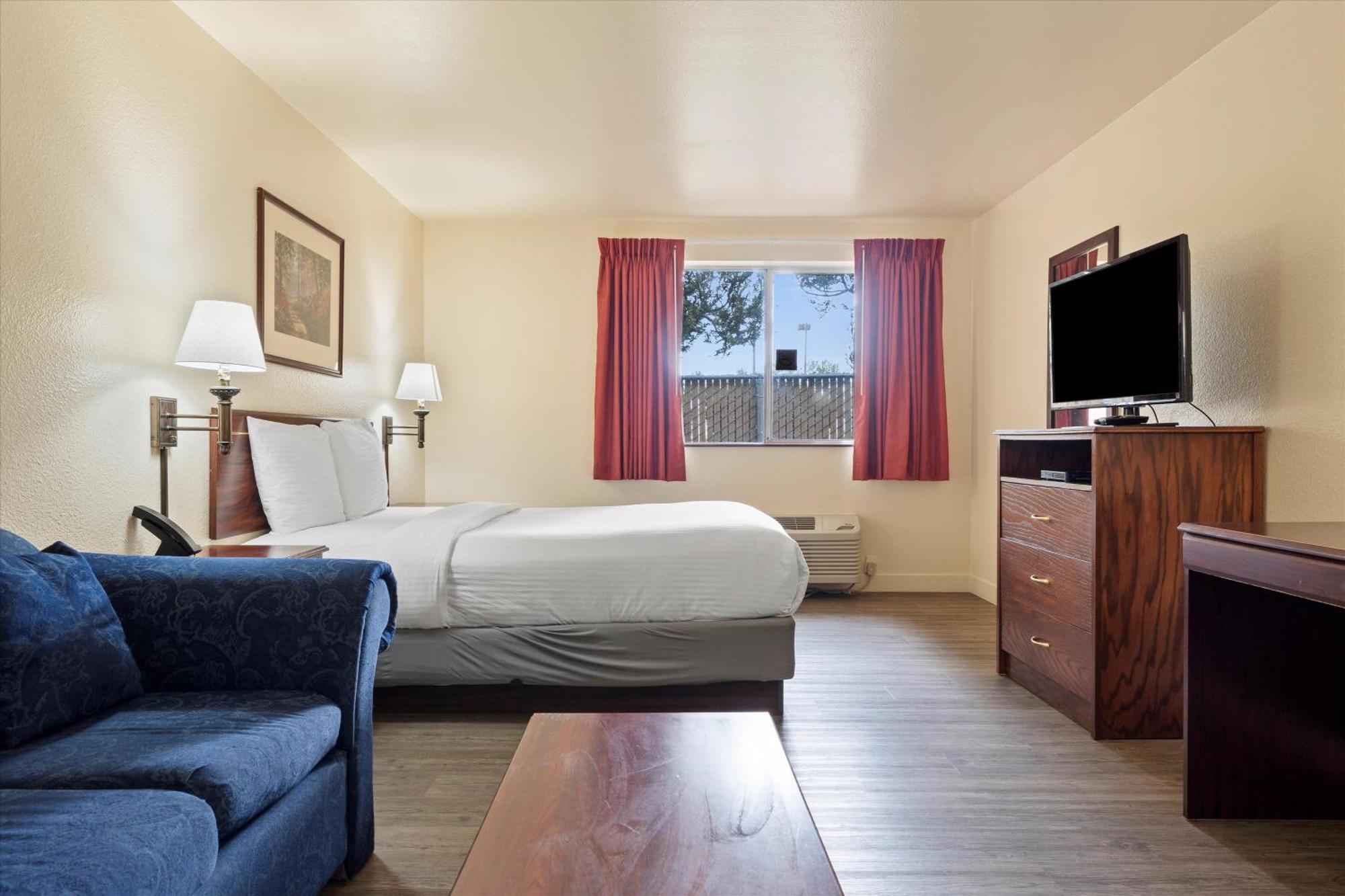 Quincy Inn And Suites Esterno foto