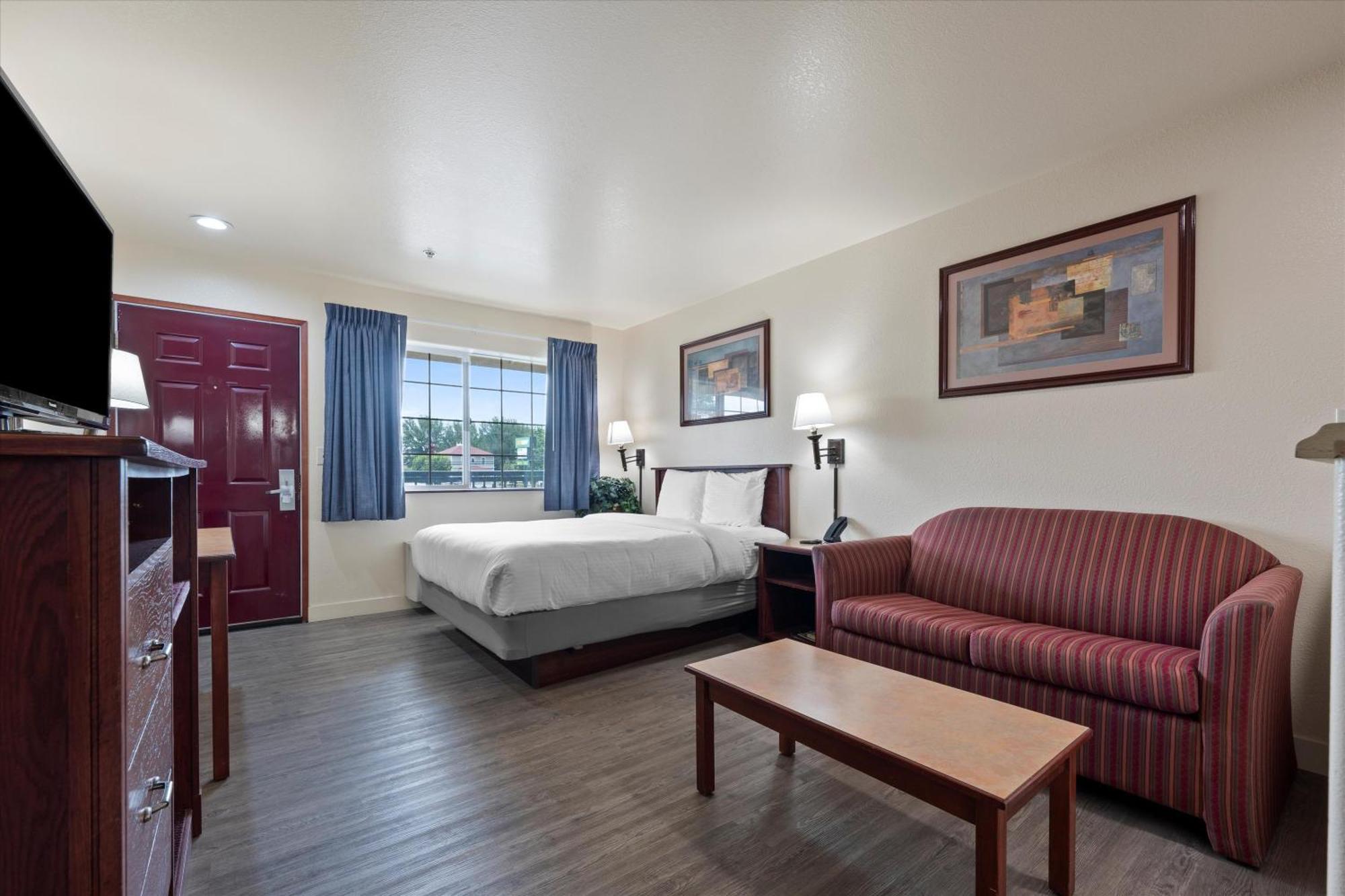 Quincy Inn And Suites Esterno foto