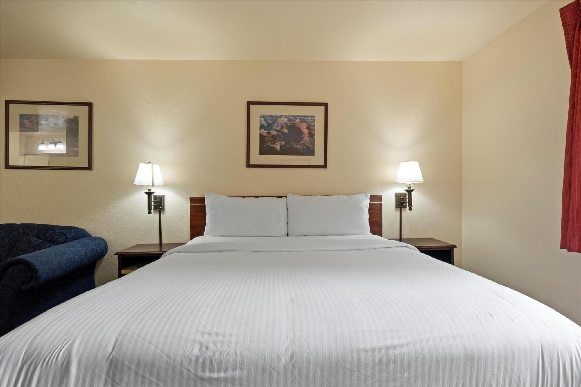 Quincy Inn And Suites Esterno foto